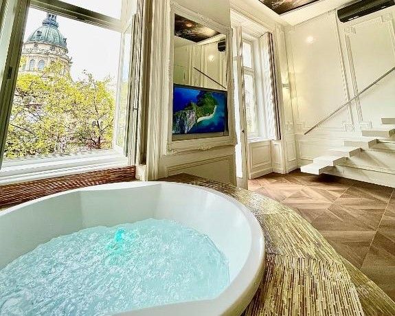 JACUZZI Basilica view