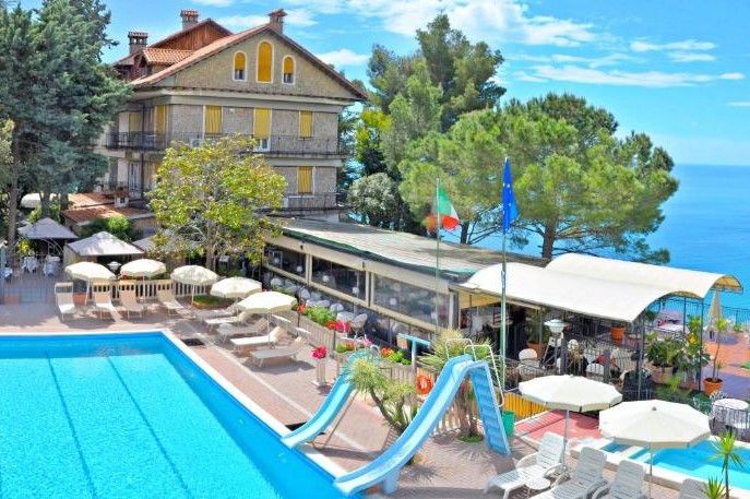 La Riserva di Castel d'Appio 3* - Vintimile
