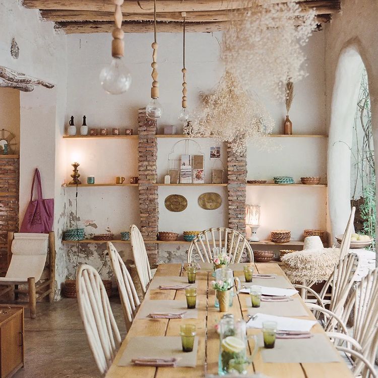 Lunch amongst the lemon trees