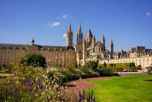Abbaye-aux-Hommes à Caen/ ©NatureStock1, Shutterstock