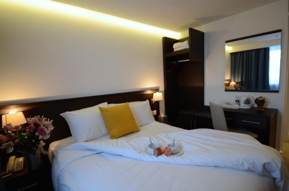 Pelican London Hotel and Residence