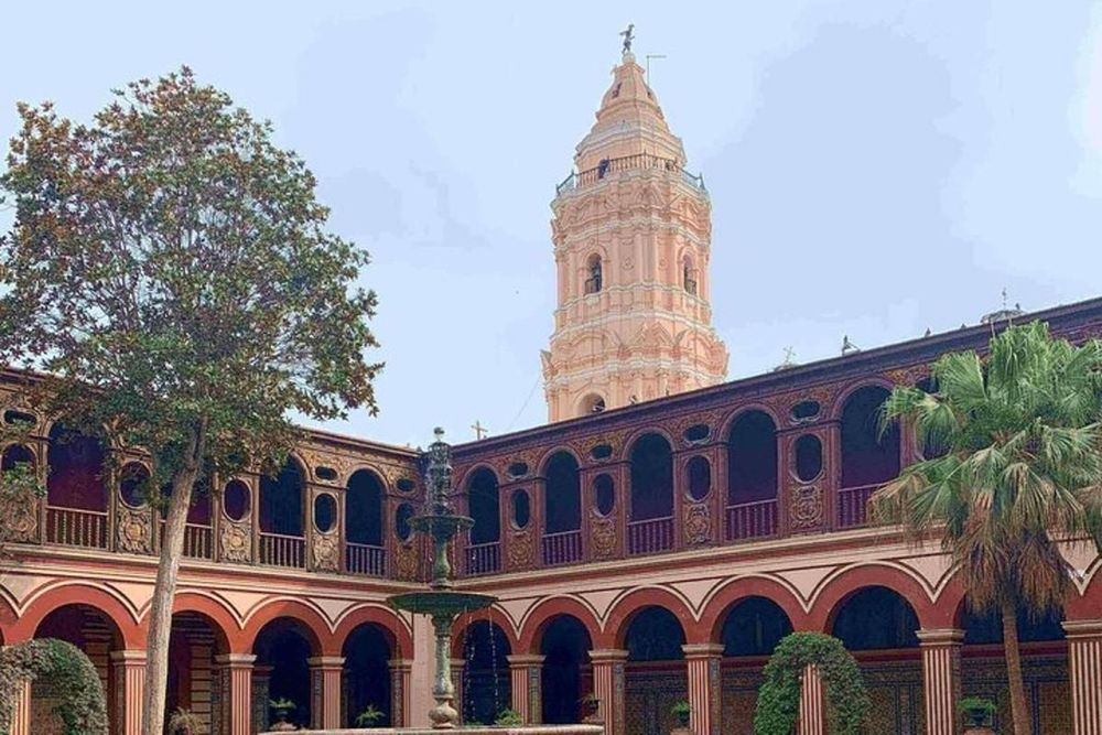 Visit the Gold Museum with a guide