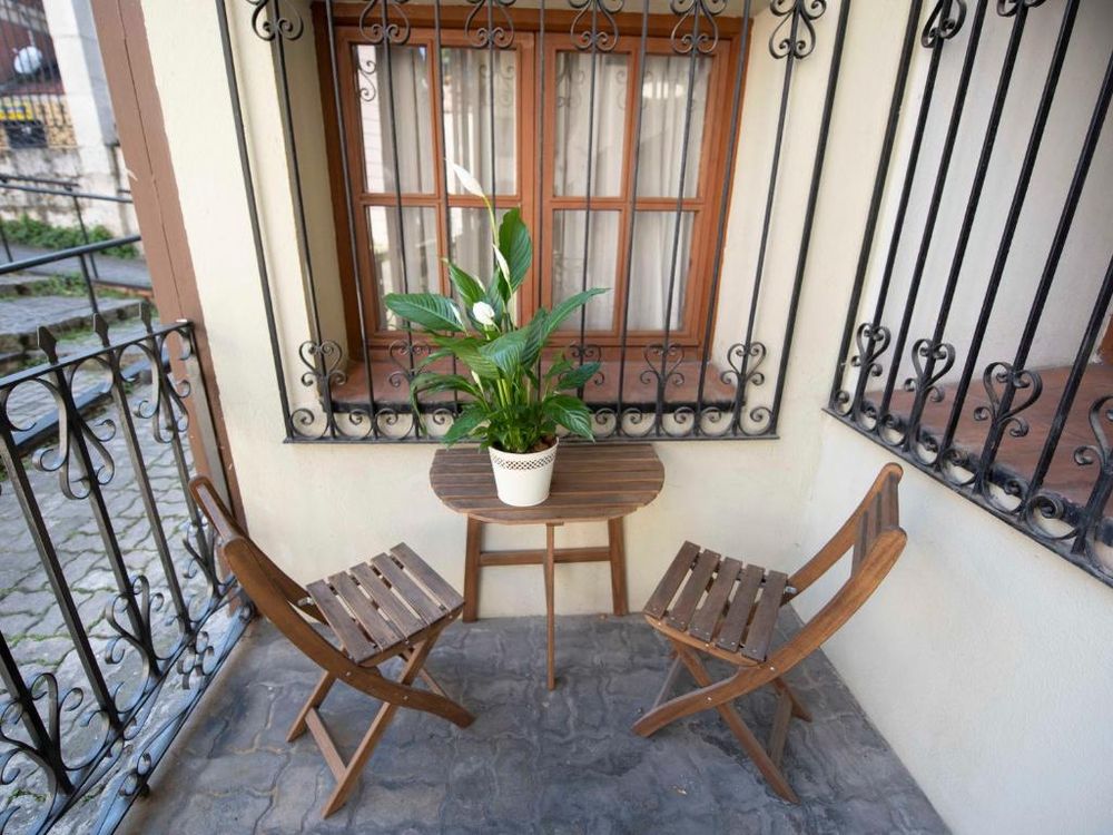 Hospédate en el corazón de la Plaza del Viejo Coso