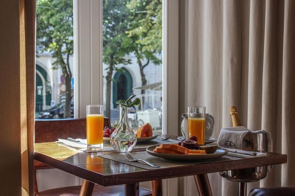 Hotel Lisboa Carmo 4*