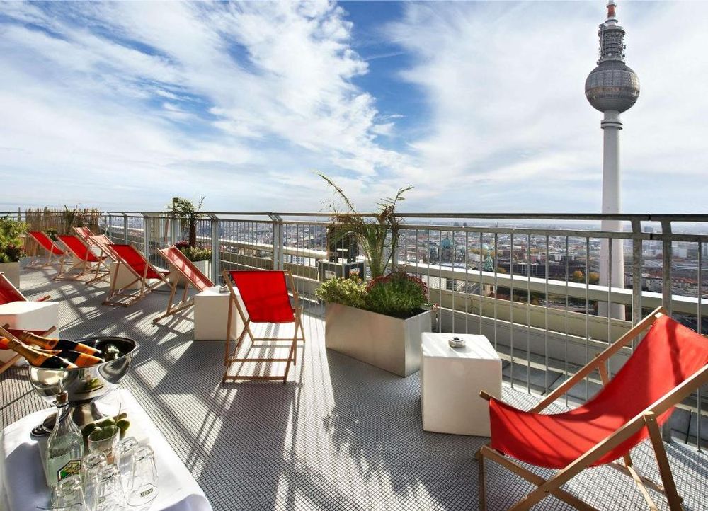 Park Inn by Radisson Berlin Alexanderplatz 4*