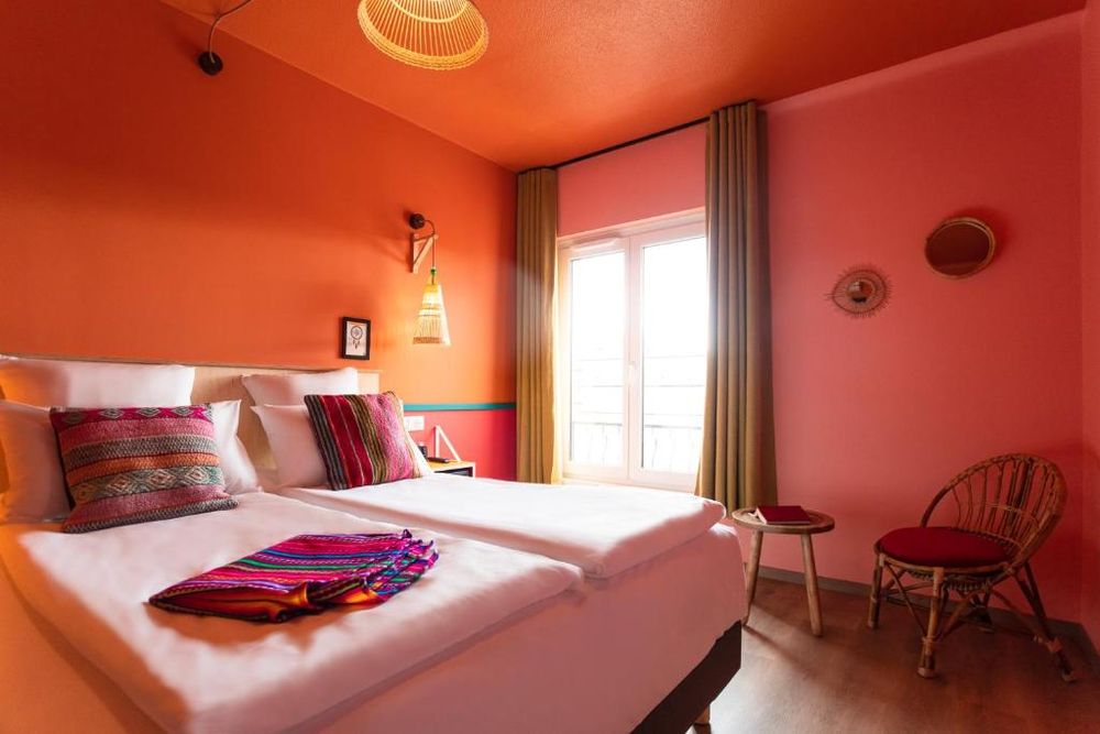 PAUL & PIA - Welcome Home Hotel