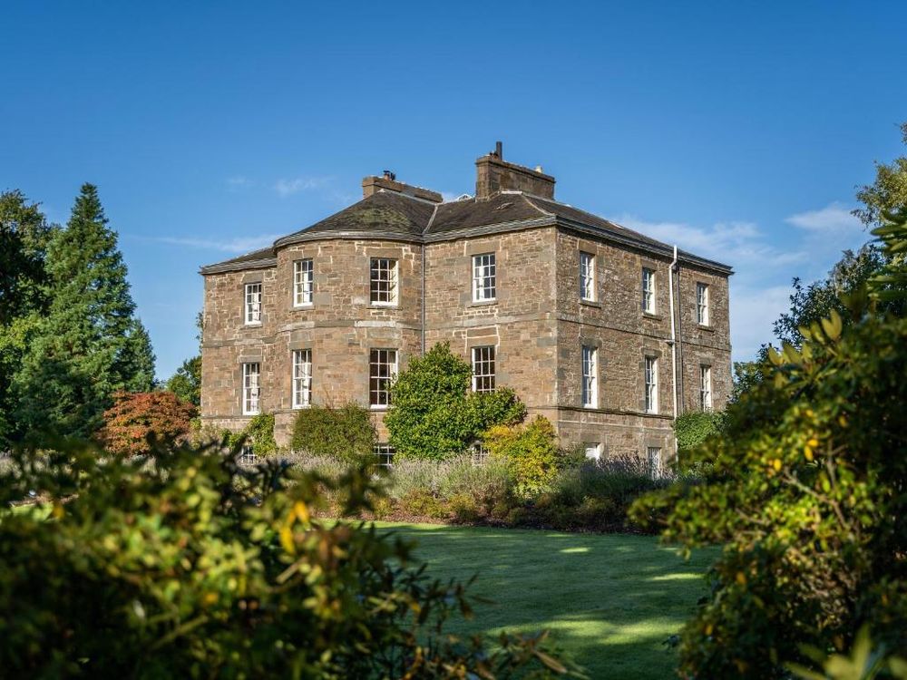 ALTIDO Seasyde House - Historic Stately home in Perthshire