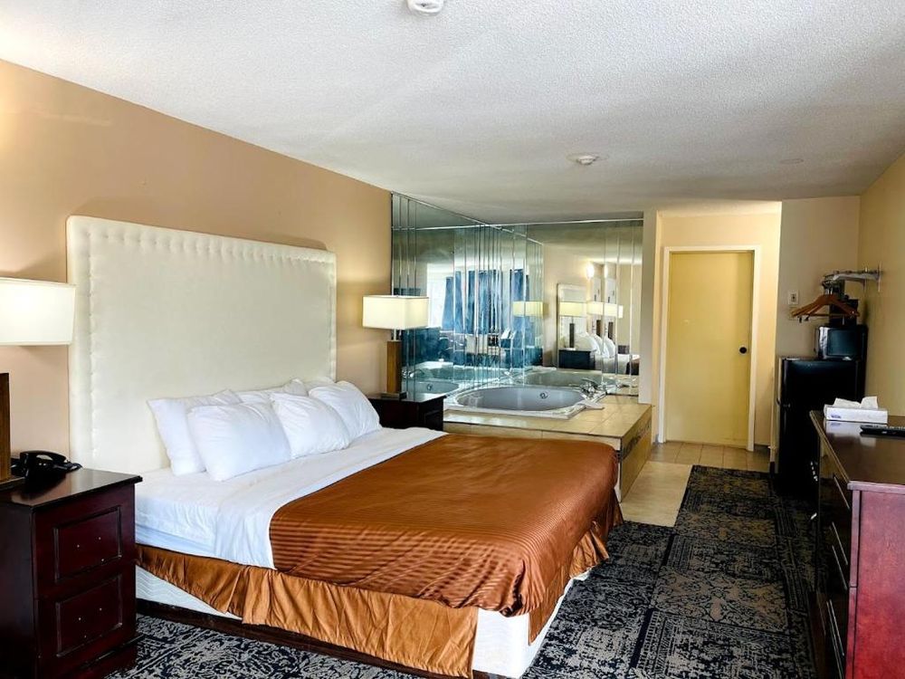 Falls Lodge & Suites