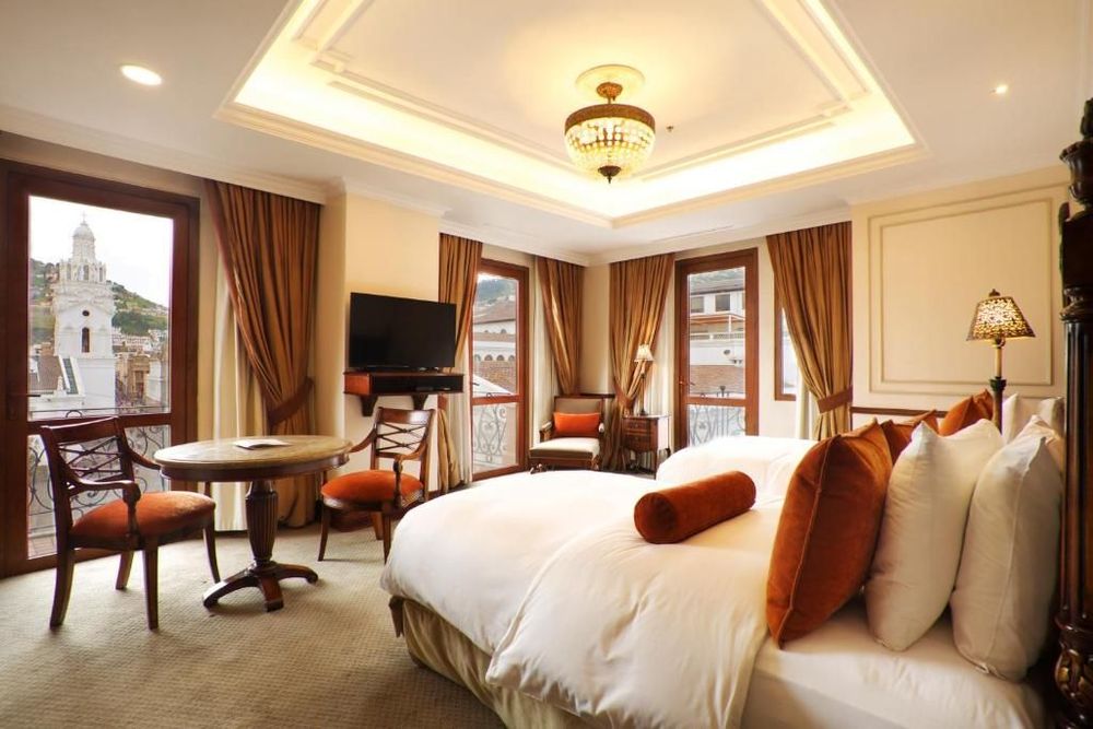 Plaza Grande Hotel 5*