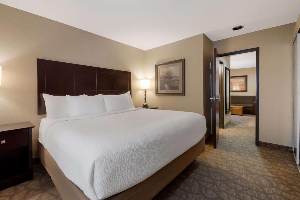 Best Western University Inn and Suites 3*
