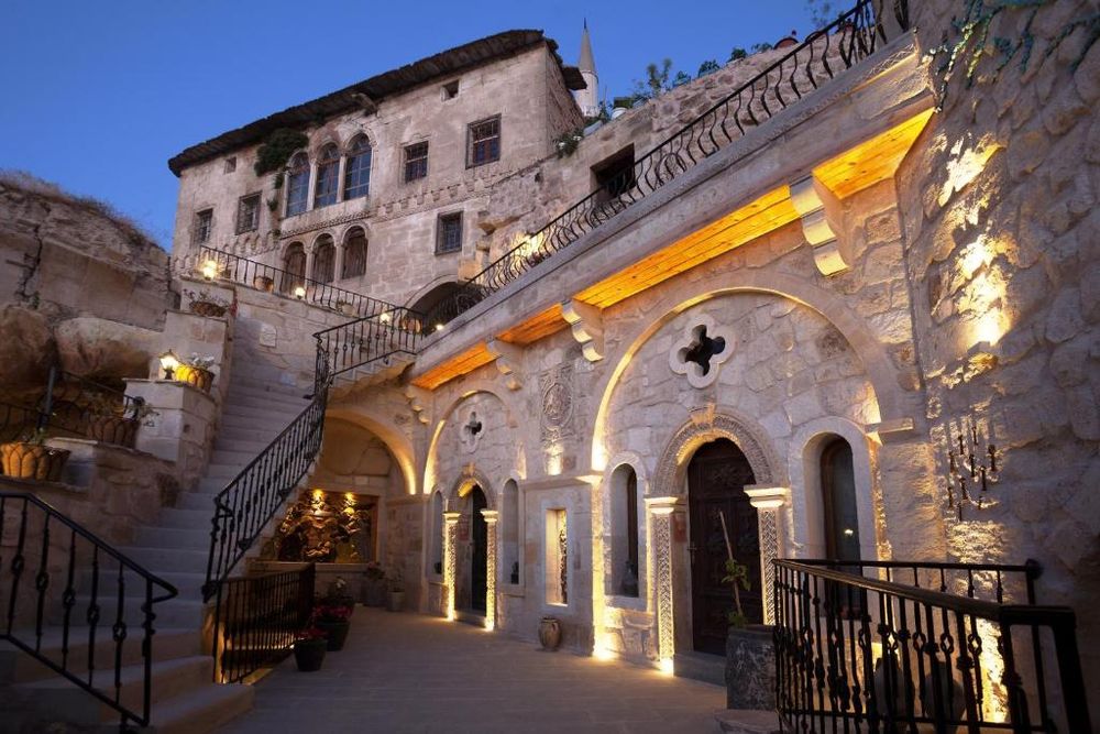 Elika Cave Suites & Spa