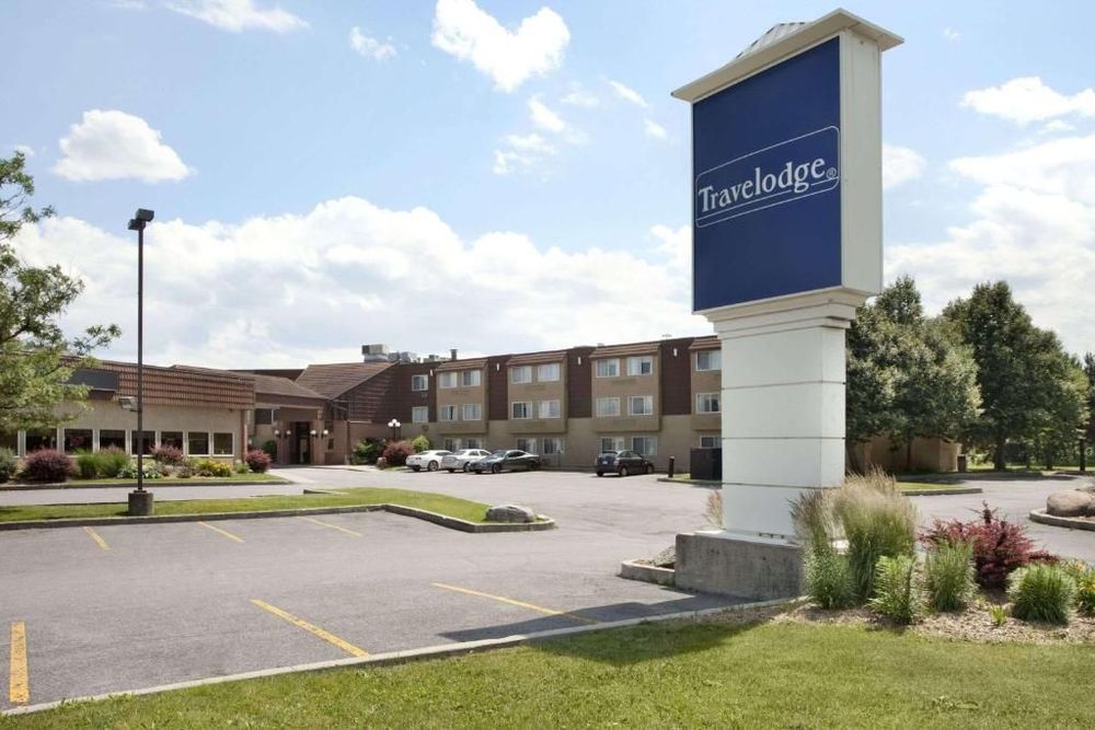 Travelodge by Wyndham Ottawa Este