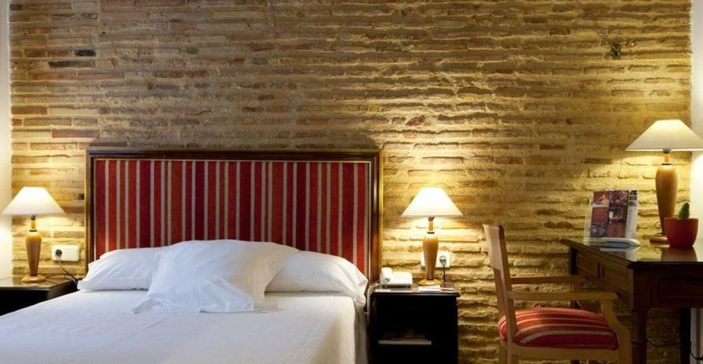 Ad Hoc Monumental 1881