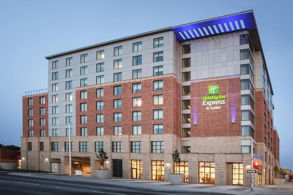 Holiday Inn Express & Suites