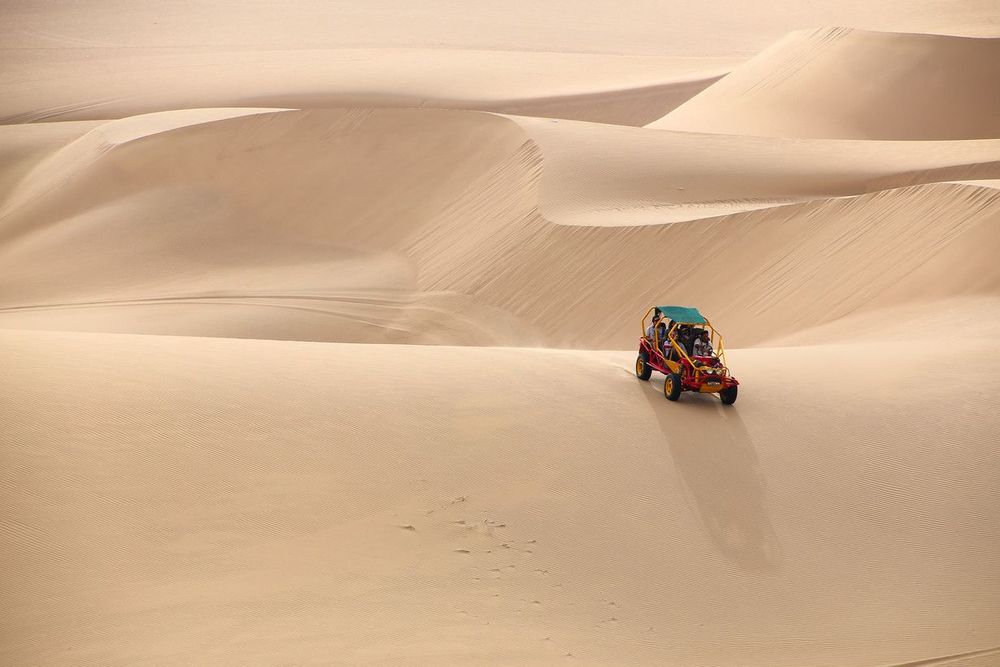 Réservez votre excursion en buggy dans les dunes de Huacachina !