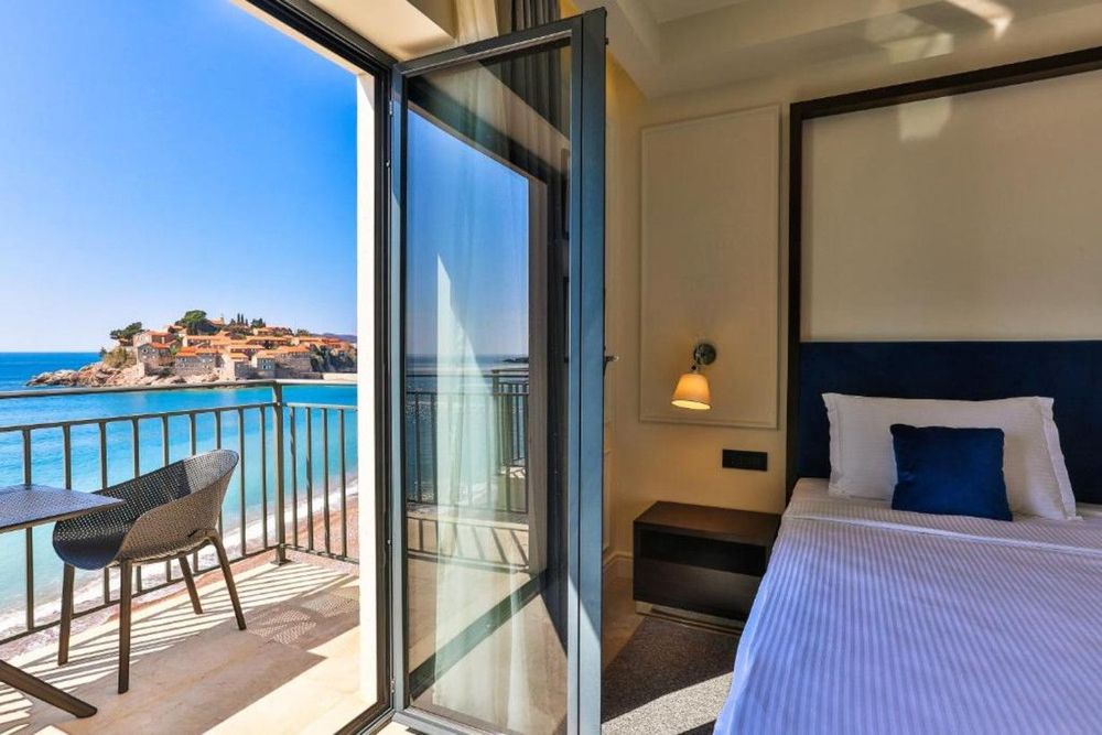 Hotel California by Aycon 5*