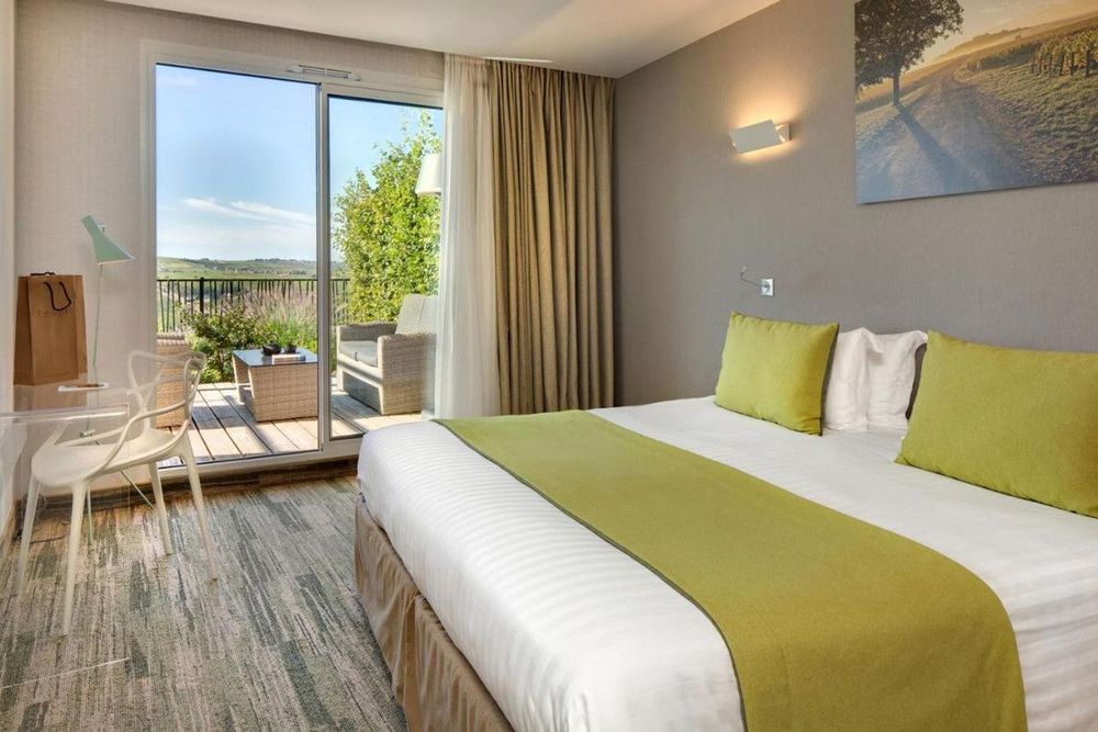 Le Panoramic 3*