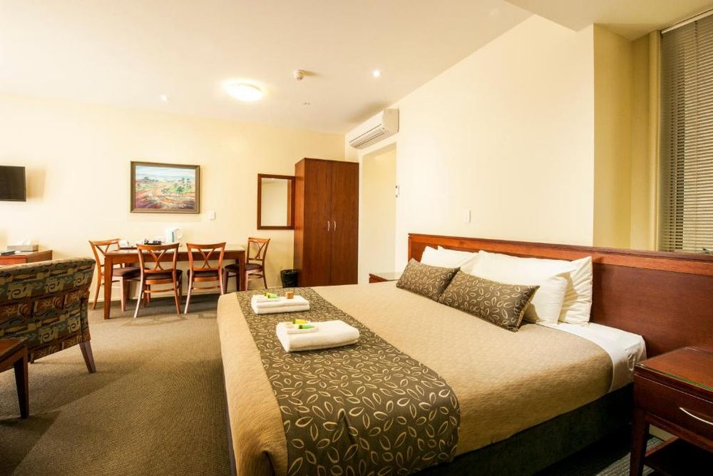 Strath Motel
