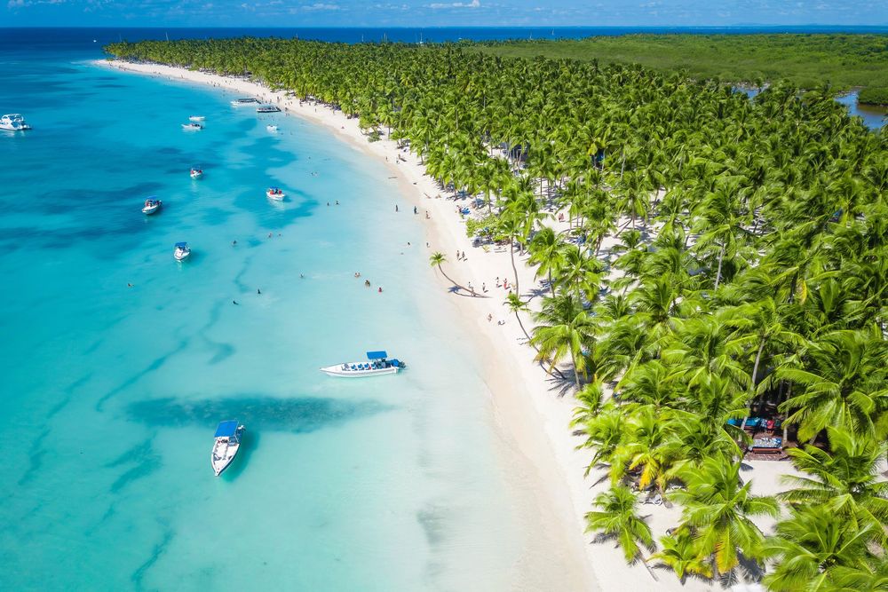 Saona Island beach and turquoise water