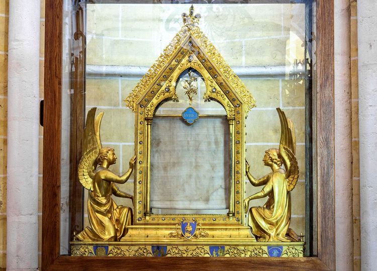 Le "voile de la Vierge", pièce bien-sûr unique, fait partie du Trésor
