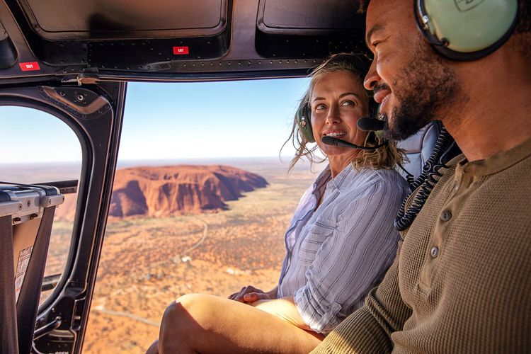 Voir Uluru du ciel, en hélicoptère ou en avion