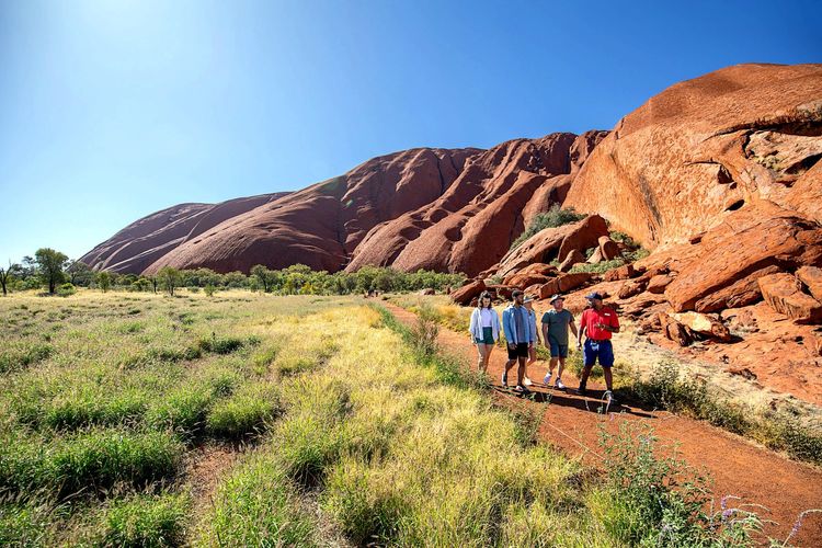 Découvrir Uluru en compagnie d’un guide Aborigène
