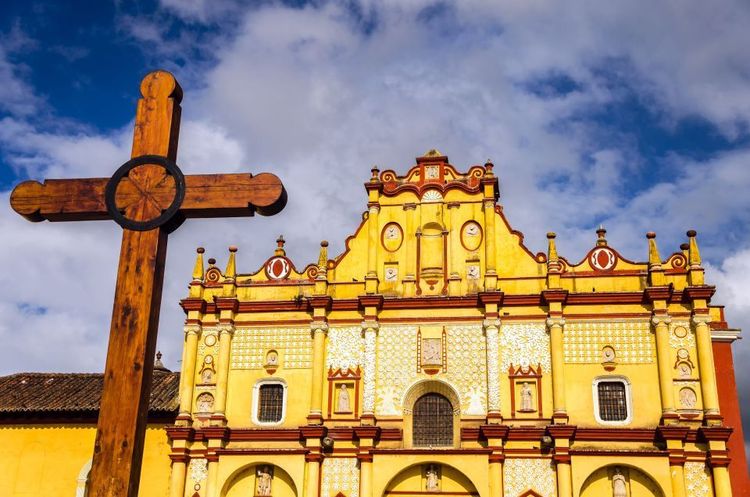 L'église de San Cristobla de las Casas au Mexique © jkraft5/123RF