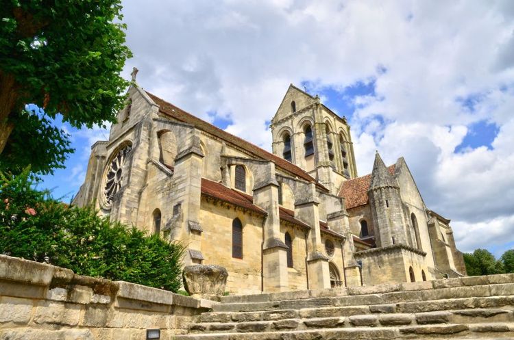 Notre-Dame-de-l'Assomption à Auvers-sur-Oise, France © Philippe Halle / 123RF