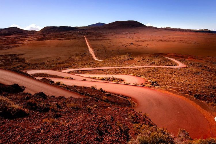 Une route sur l'île de la Réunion © Isogood / 123RF
