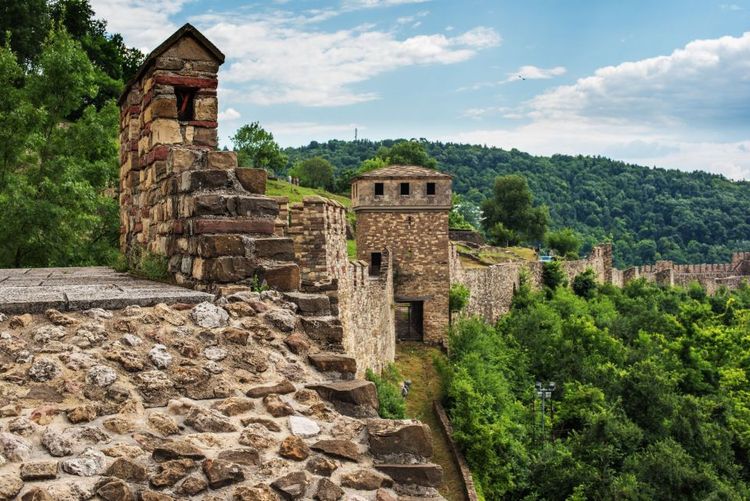 La ville de Veliko Tarnovo en Bulgarie © krivinis/123RF