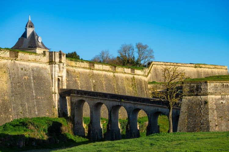 La cité médiévale de Blaye près de Bordeaux © Jean-Bernard Nadeau/123RF