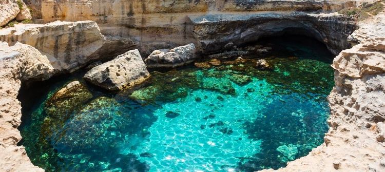 Grotte de la poésie, Pouilles, Italie © Yuriy Brykaylo copyrighted / 123RF