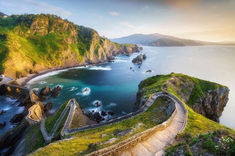 L'escalier de San juan de Gaztelugatxe en Espagne - © mimadeo/123RF