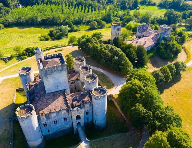 La cité médiévale de Mazères près de Bordeaux © Iakov Filimonov/123RF