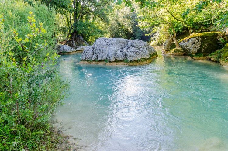 Les gorges de la Nartuby dans le Var © Lenise Calleja/123rf