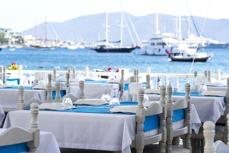 On trouve aussi des restaurants gastronomiques sur la marina