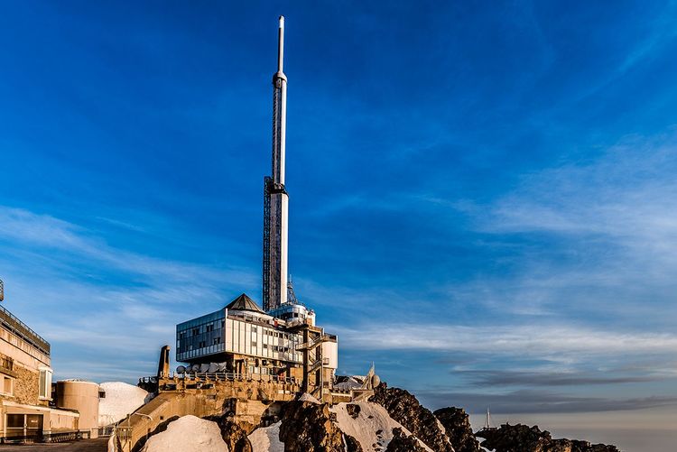 Depuis le Pic du Midi, la vue porte à des dizaines de kilomètres