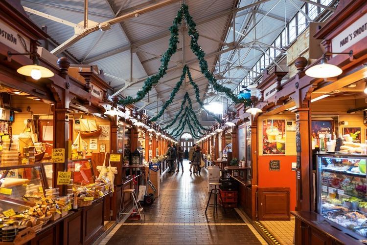 Le marché Vanha Kauppahalli, autrement dit : la Vieille Halle)