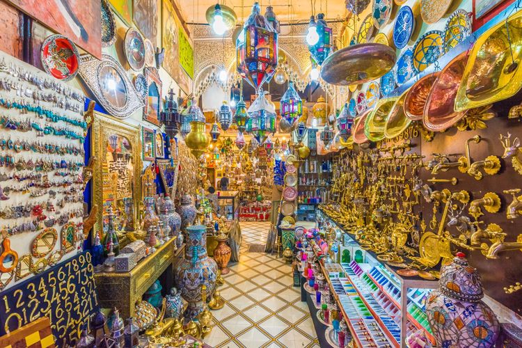 Boutique marocaine dans l'ancienne médina de Marrakech