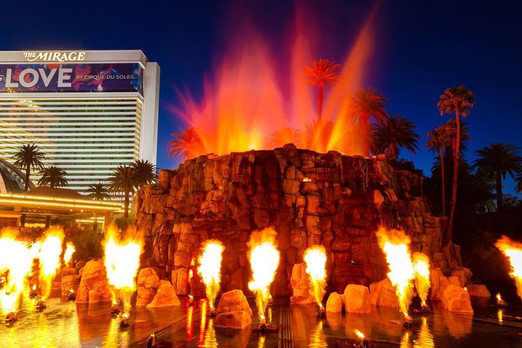 Tous les soirs, le "Volcano" entre en éruption devant The Mirage