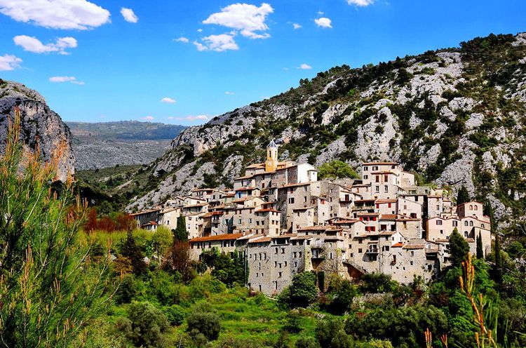 Peillon, vue du sud-ouest