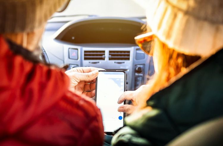 Pour voyager efficacement, vive les applis collaboratives
