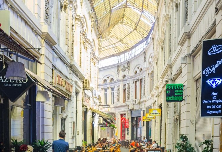 Le Passage Macca-Vilacrosse fait beaucoup penser à la Galerie Emmanuel II de Milan
