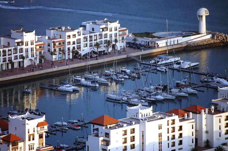 Des bateaux au port d'Agadir