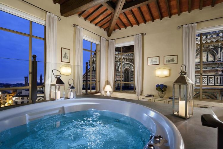 Außergewöhnliche Suite mit Jacuzzi