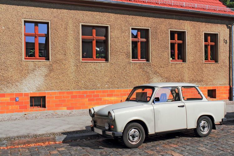 Trabant à l'arrêt dans Berlin