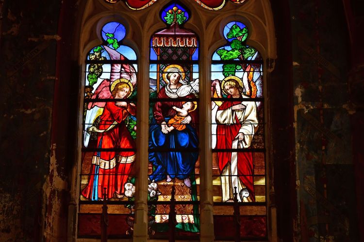 Vitrail de la chapelle latérale sud, 1re travée, vue vers l'est.