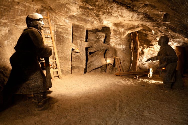 Reconstitution souterraine dans les mines pour les besoins des visites touristiques