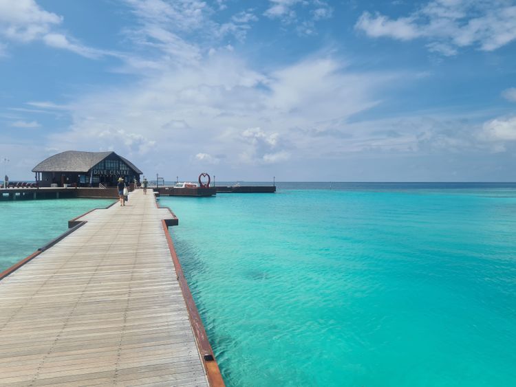 Le Dive Center permettant de réserver les activités nautiques à l'hôtel Olhuveli