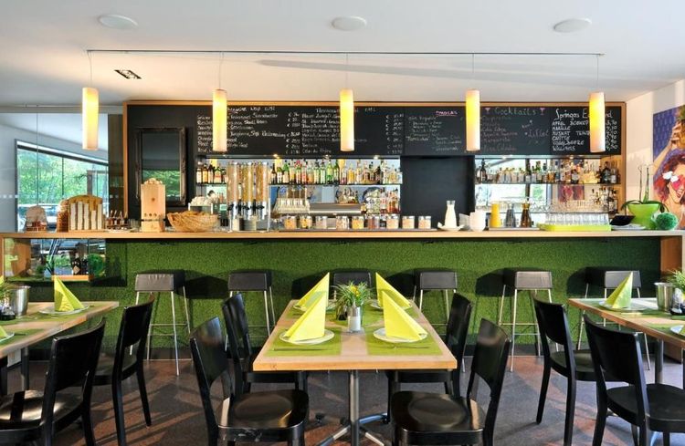 Das hoteleigene Restaurant mit Bar